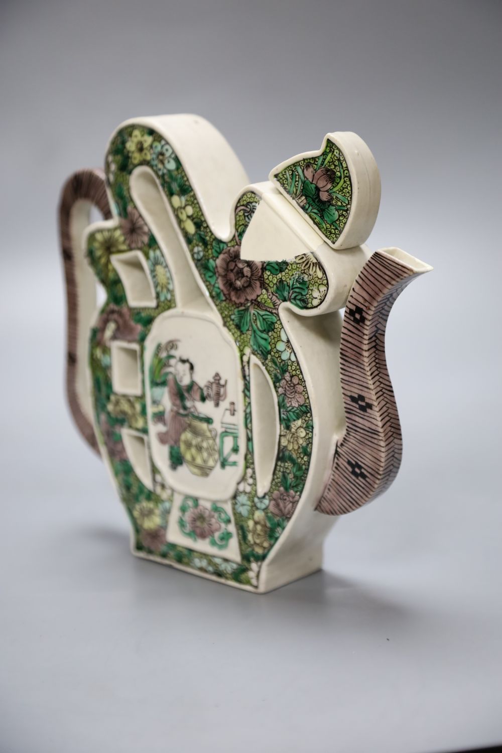 A Chinese enamelled biscuit Fu wine pot, Kangxi mark, late 19th century, height 19cm